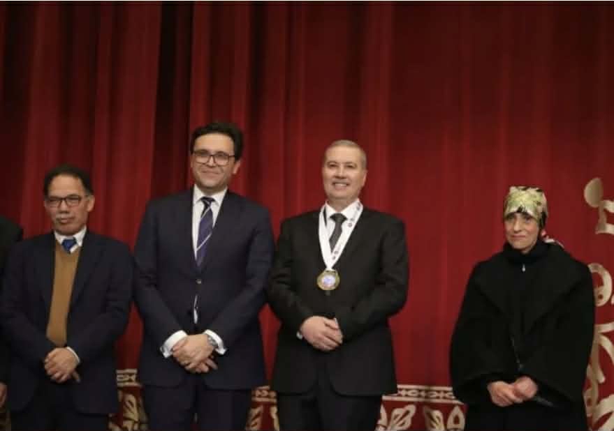 الكاتب التونسى نزار شقرون يحصل على جائزة “نجيب محفوظ”